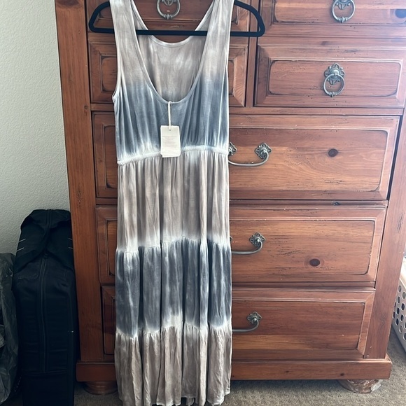 Hem & Thread Women’s Tan And Blue Tie Dye Dress Size Small NWT - Picture 5 of 10